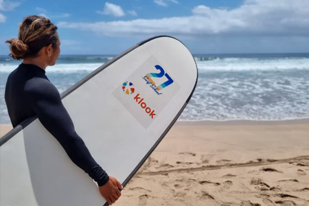 Belajar Surfing di Pantai Kuta oleh 27 Surf Bali
